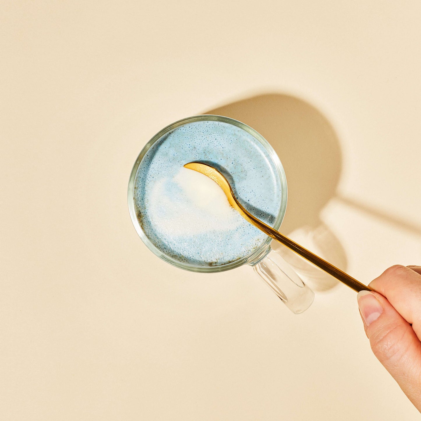 Blue Lavender Blend is balanced, calming, and smooth, this dreamy blue hue was formulated to soothe restlessness and help you unwind before bed.