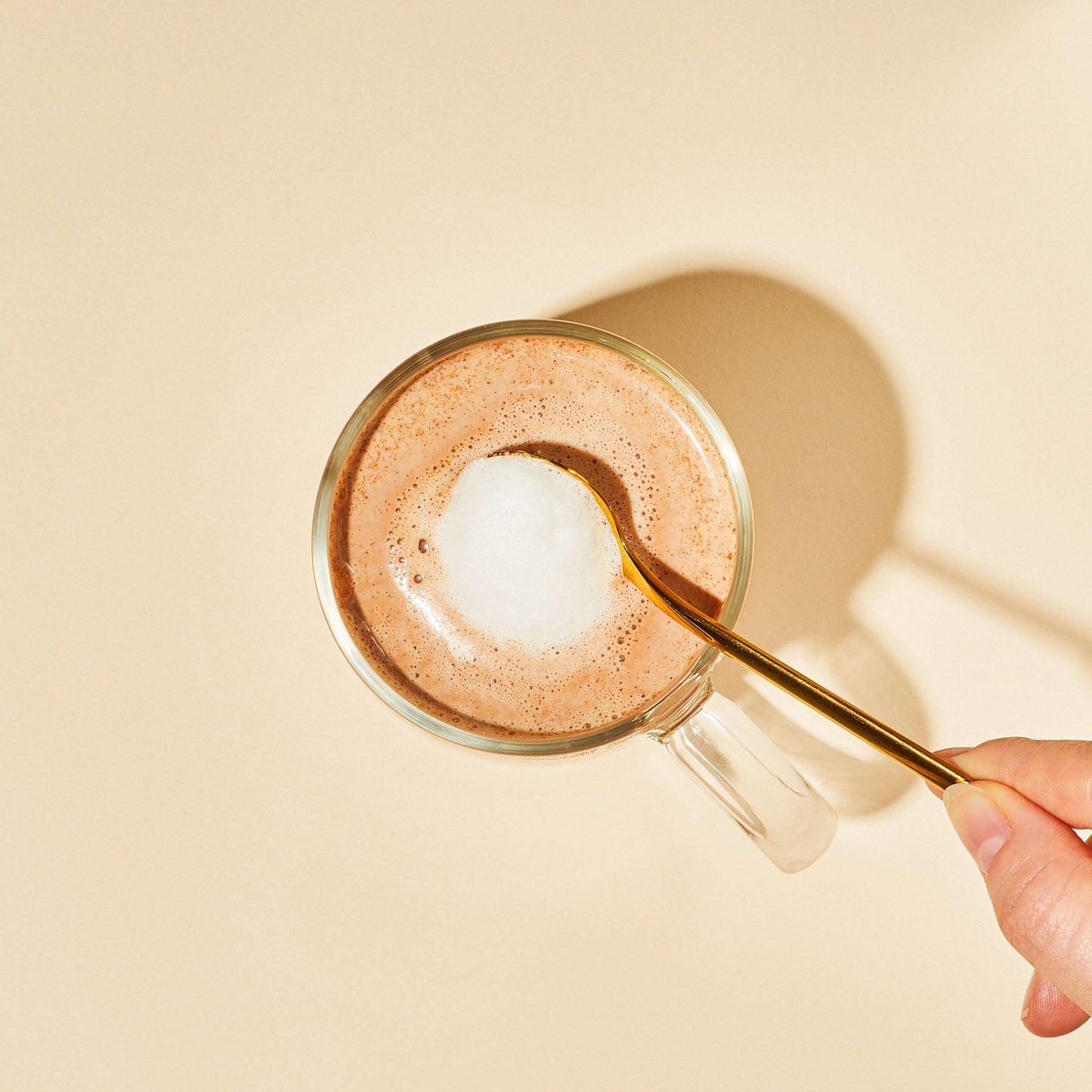 Reishi Hot Cacao Blend is a popular adaptogen that has been used for centuries to soothe stress. Paired with the magic of cacao, it's the smooth, mystic mushroom hot chocolate.
