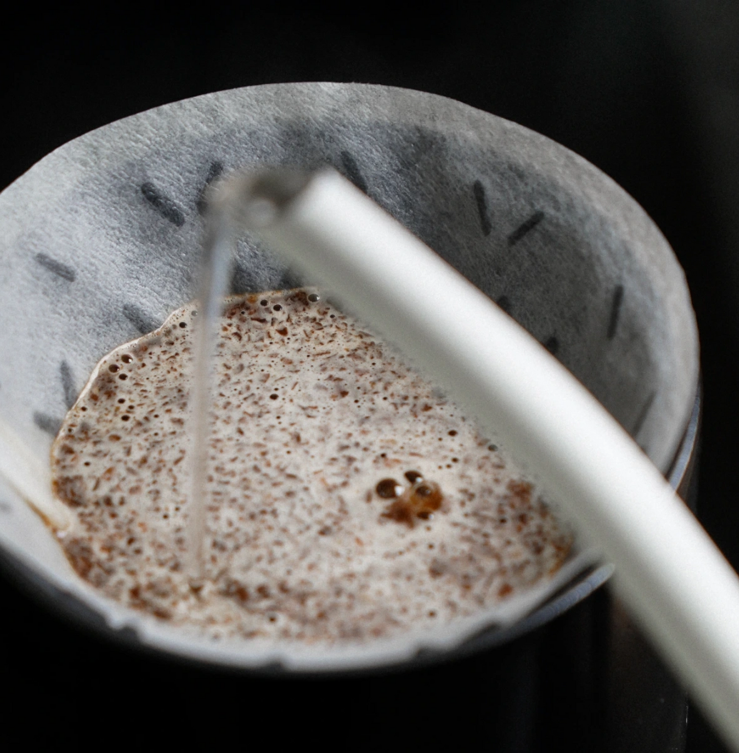 Graycano GC01 Coffee Filter in use with pour-over method featuring freshly brewed coffee