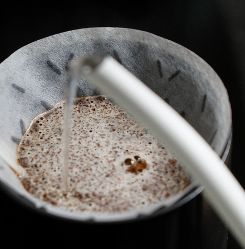 Graycano GC01 Coffee Filter in use with pour-over method featuring freshly brewed coffee