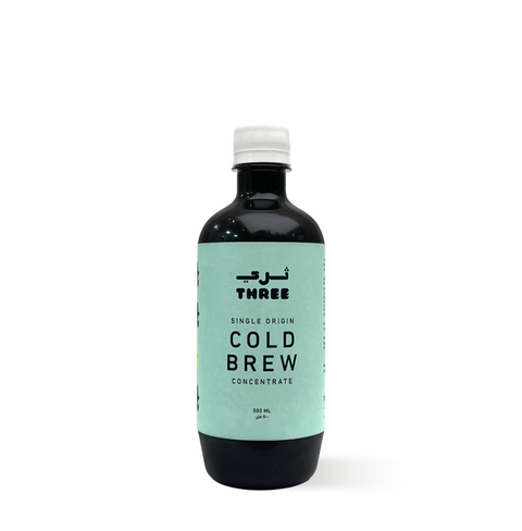 Bottle of Cold Brew concentrate, ideal for iced or milk-based coffee drinks, refreshing and perfect for Spanish lattes.
