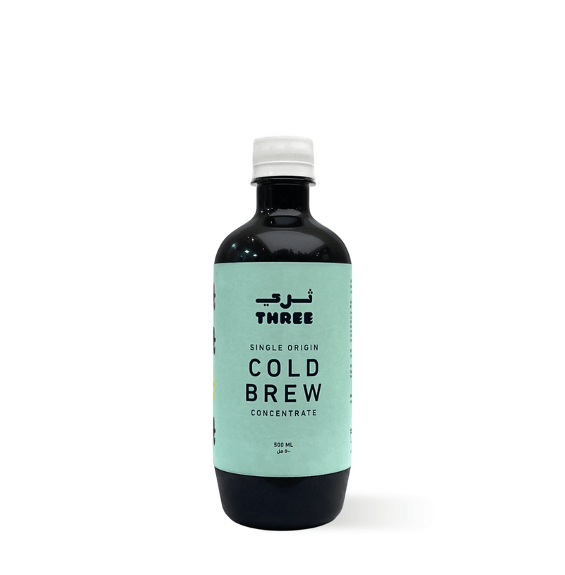 Bottle of Cold Brew concentrate, ideal for iced or milk-based coffee drinks, refreshing and perfect for Spanish lattes.