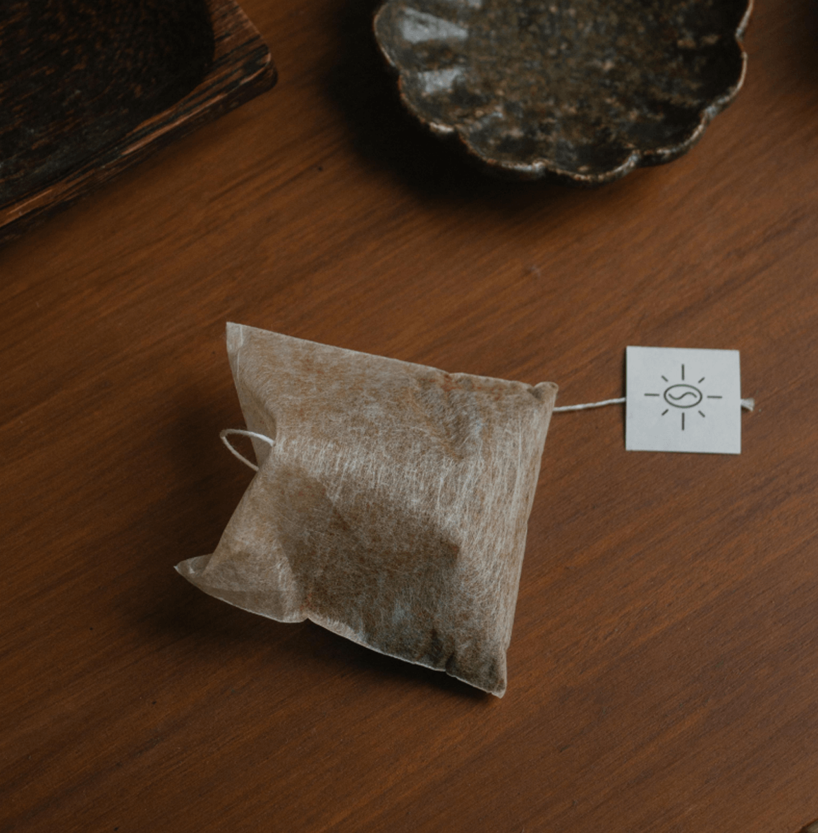 Sidama Heirloom coffee by La Cabra, grown at 1,800–2,200 m under forest canopy, with fruity aromas and brewed in single-serve Steeped bags.