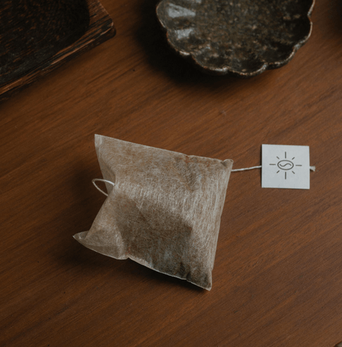 Sidama Heirloom coffee by La Cabra, grown at 1,800–2,200 m under forest canopy, with fruity aromas and brewed in single-serve Steeped bags.