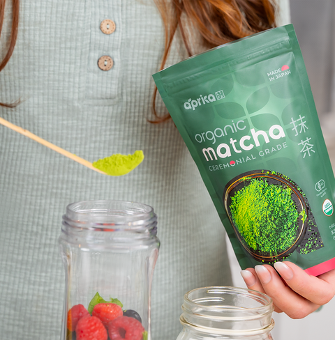 A vibrant green, finely ground Organic Japanese Ceremonial Grade Matcha Green Tea Powder, sourced from premium Yabukita tea leaves. This rich, antioxidant-packed matcha offers a smooth umami flavor, perfect for traditional tea ceremonies, lattes, and well