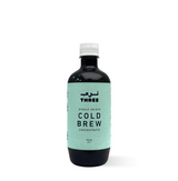 Bottle of Cold Brew concentrate, ideal for iced or milk-based coffee drinks, refreshing and perfect for Spanish lattes.